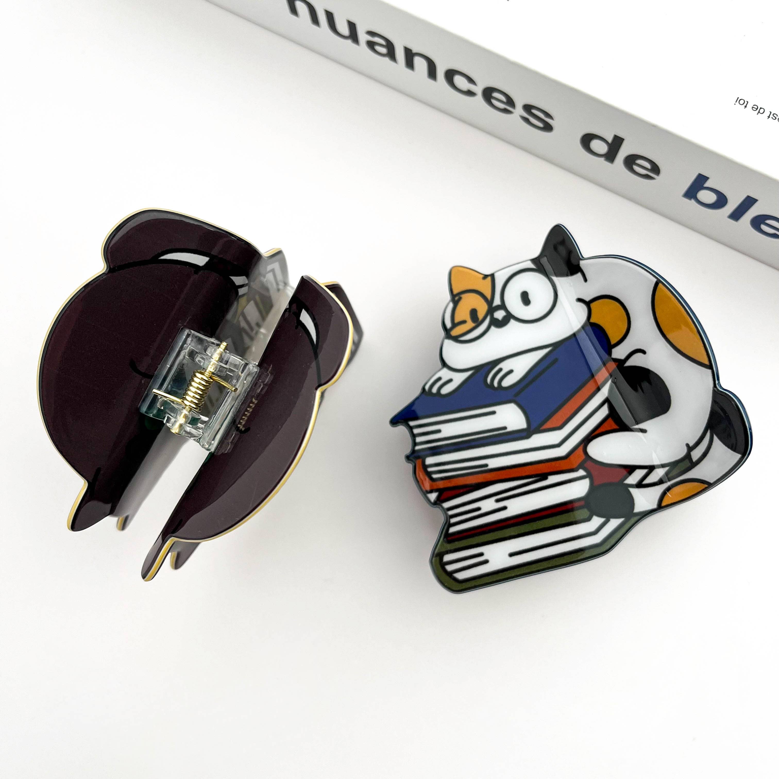 TheDivaSoap - Wholesale Hair Clip - Women's - Cat on Book Stack Hair Clip3