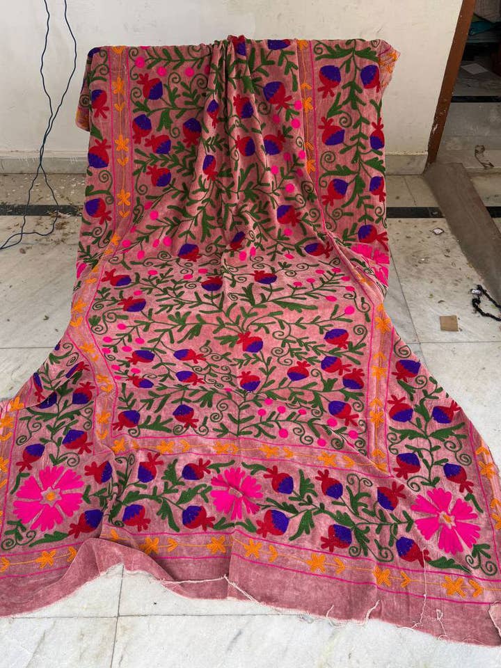 Fluwelen Plaid Bloemenborduurwerk Deken Suzani Sprei voor wholesale door GYPSY STUDIO