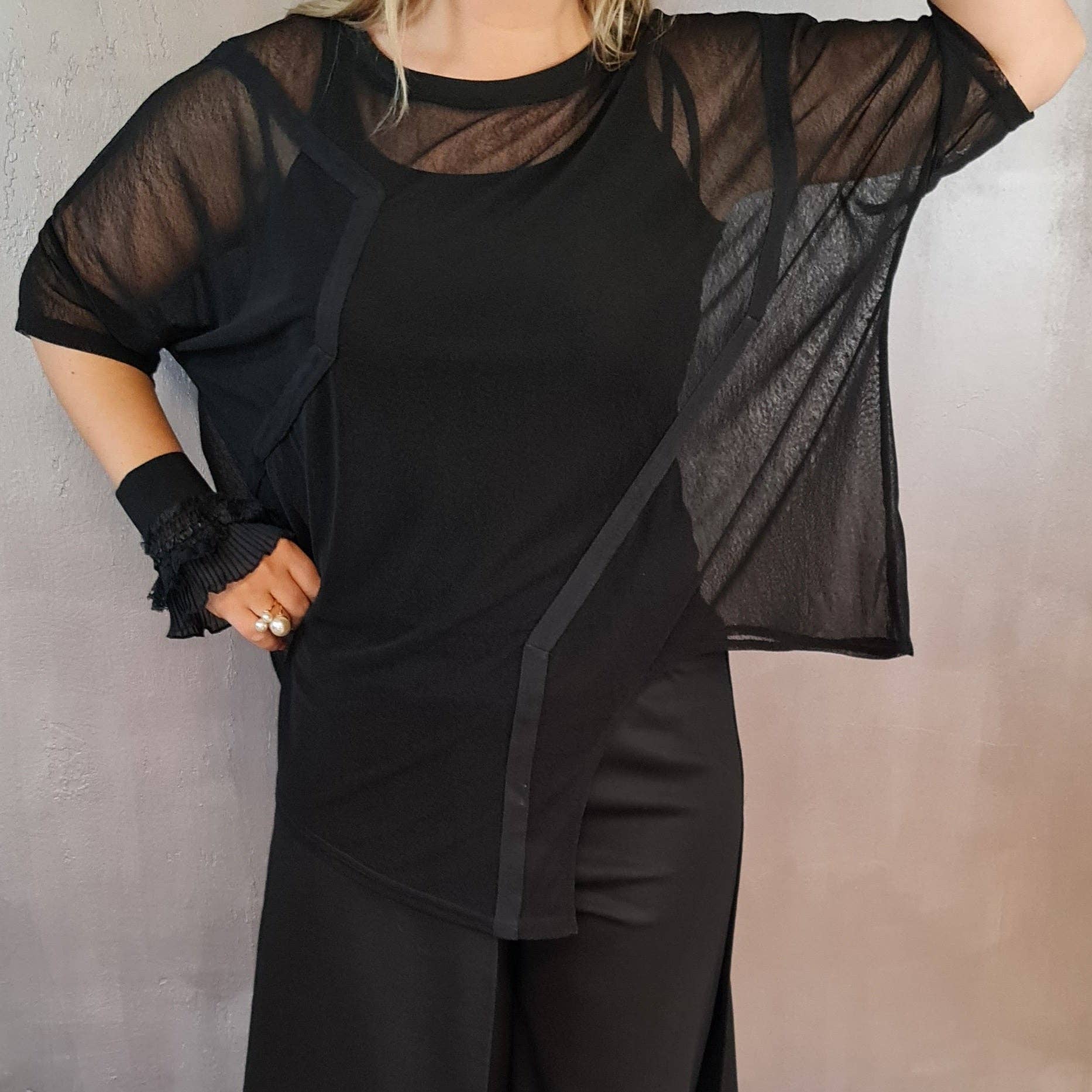 Simple Moderne – Großhandel T-Shirt – Damen – Simple Moderne Street Punk T-Shirt mit unregelmäßigem Design19