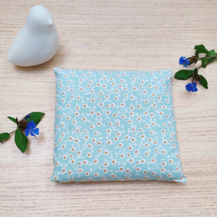 ZOUZOU CAILLOUX - Vendita all'ingrosso Impacchi caldi/freddi - Cuscino termico con noccioli di ciliegia piccoli fiori - 15 cm x 15 cm3