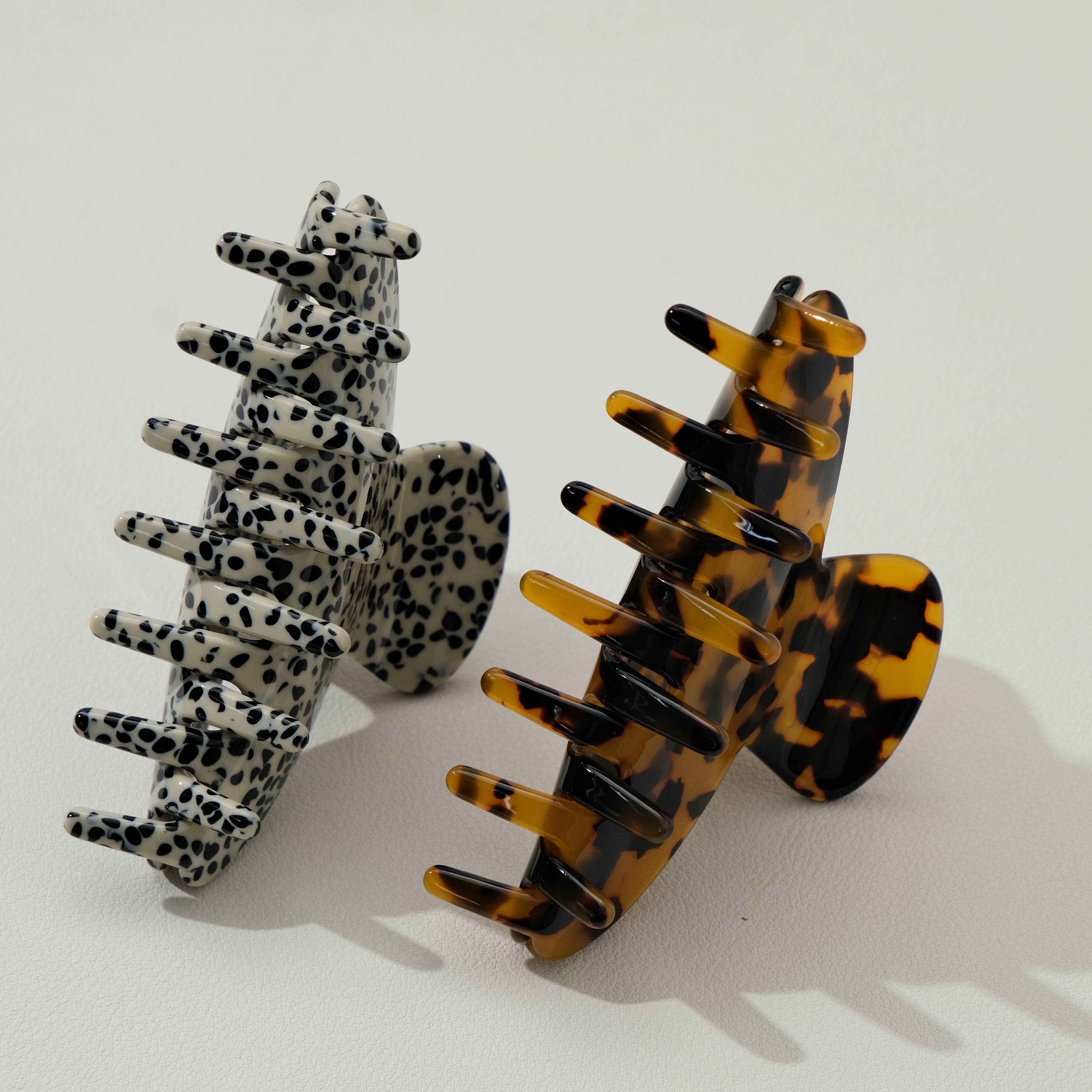 Assorted Adrienne Core | Medium Classic Curved Claw Clip for wholesale on Faire6