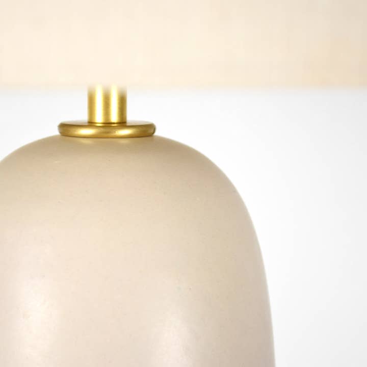 DEBARRO - Furniture | Lamps | Ceramics | Handmade - Vendita all'ingrosso Lampada da scrivania/d'accento - Lampada da tavolo artigianale Armona colore avorio