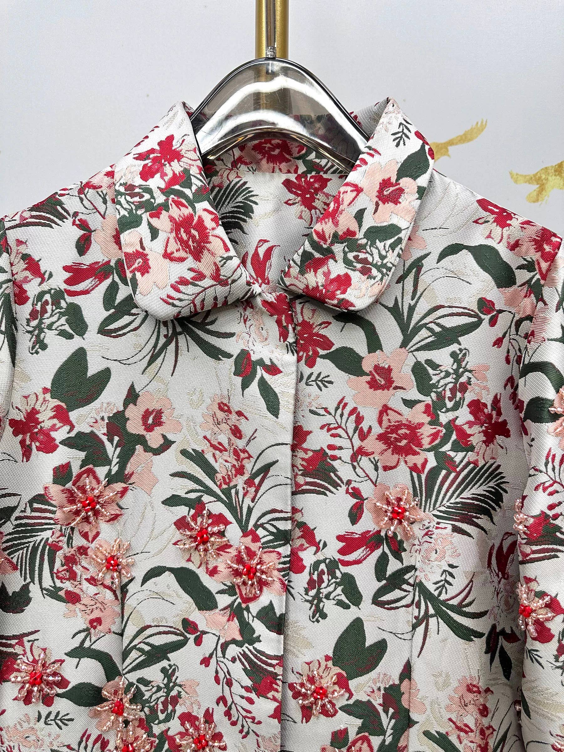 Colorea como imágenes Abrigo largo vintage bordado con cuentas y flores otoñales CT144Y de venta al por mayor en Faire2