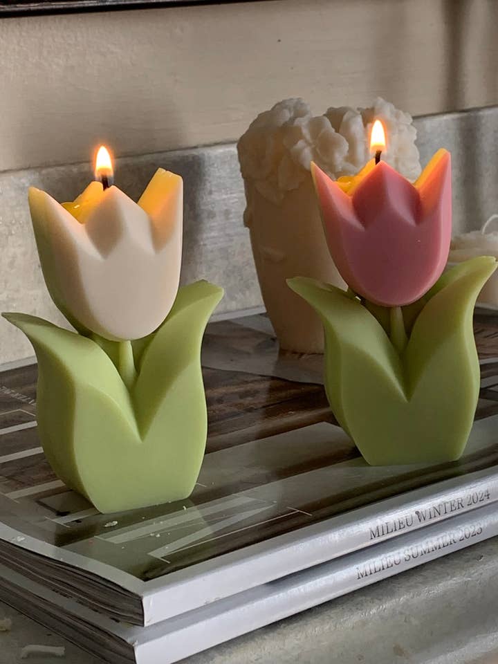 Tulip Candle for wholesale by Eloise and Oliver