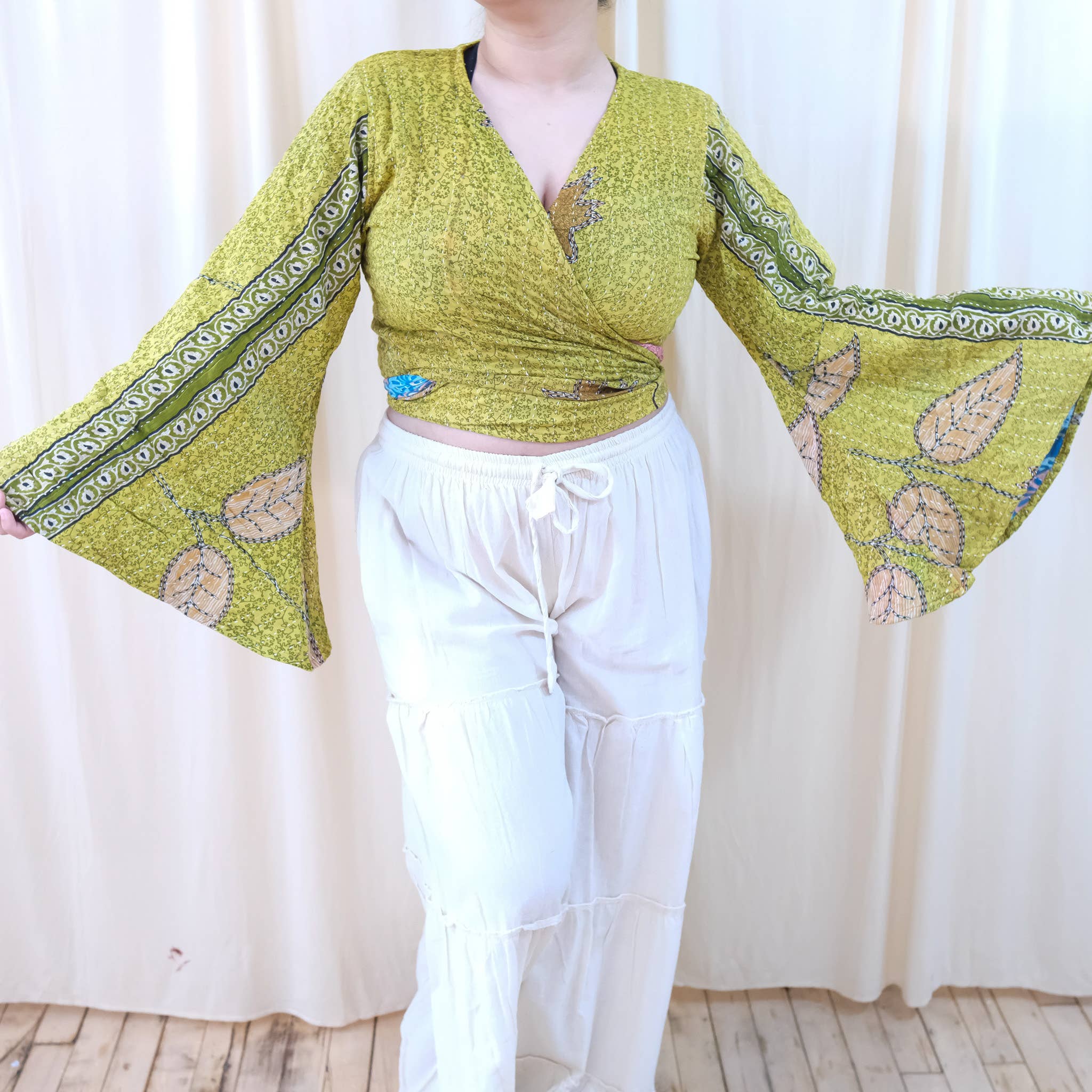 Karma Nepal Crafts - Vendita all'ingrosso Camicetta - Donna - Top Avvolgente Boho Kantha15