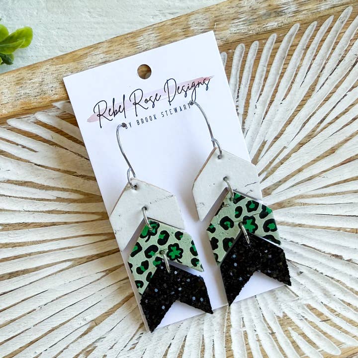 Lucky Leopard Chevron pour la vente par Rebel Rose Designs by Brook