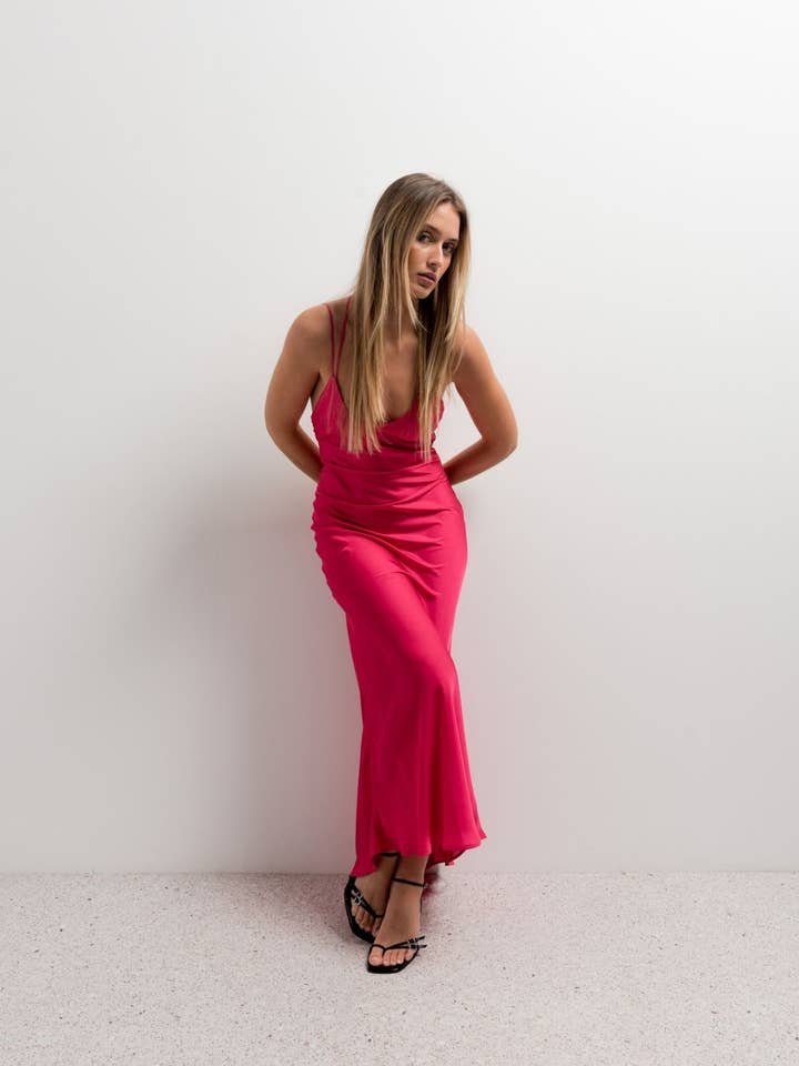 Vestido midi de cetim com costas abertas por atacado de Dioxide