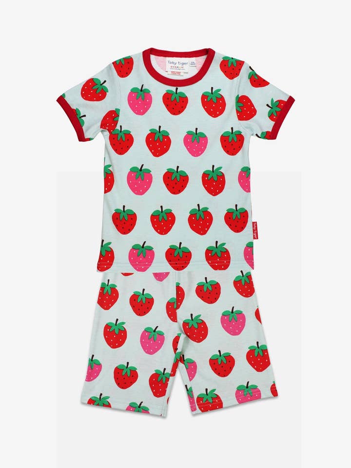 Pyjama court à imprimé fraise biologique pour la vente par Toby Tiger
