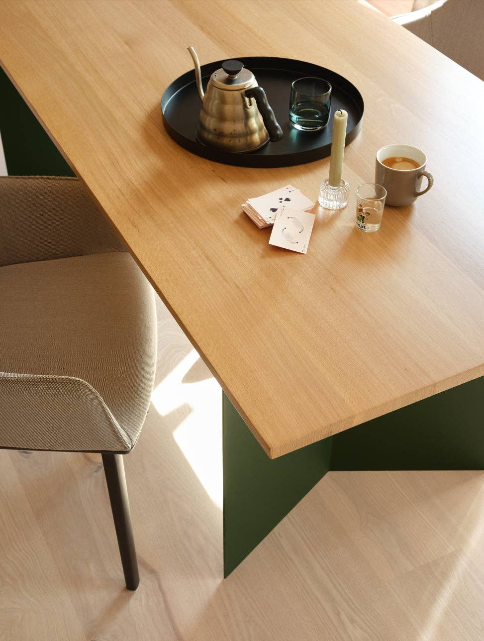 Studio Hausen - Vendita all'ingrosso Tavolini - Tavolo FOLD in rovere1