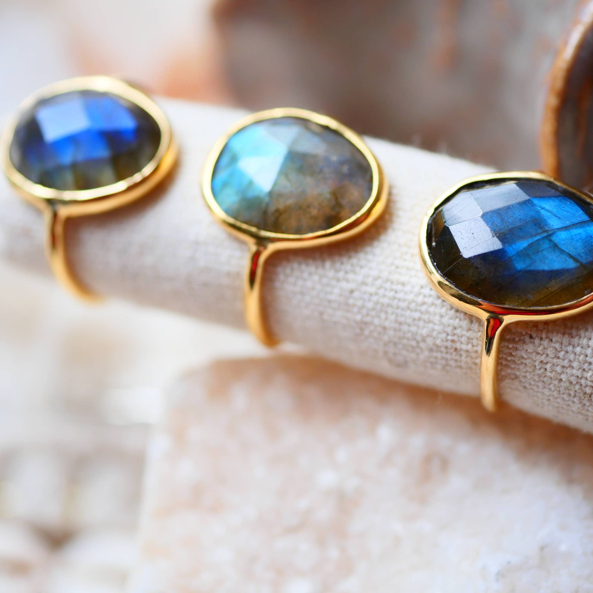 GINANDGER – Großhandel Mehrsteinige Ringe – MUKTI Ring - Labradorit - Schutz und Intuition5