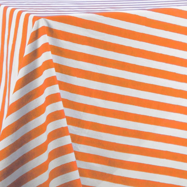 Vierkant tafelkleed in oranje-witte brede streep voor wholesale door kate austin designs