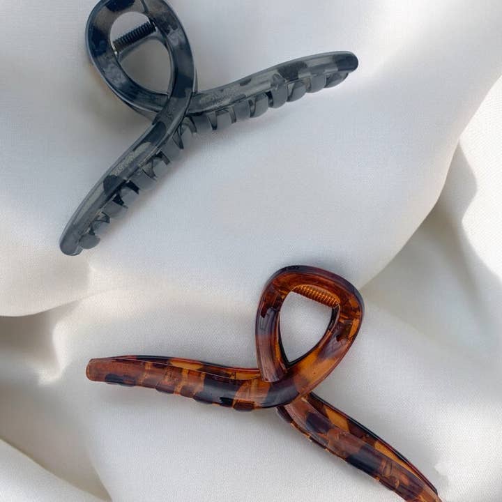 Fermaglio per capelli verniciato QG09 e ulteriori Risultati per capelli veri indiani all'ingrosso. Resi gratuiti e termini di pagamento a 60 giorni su Faire in tendenza su Faire.