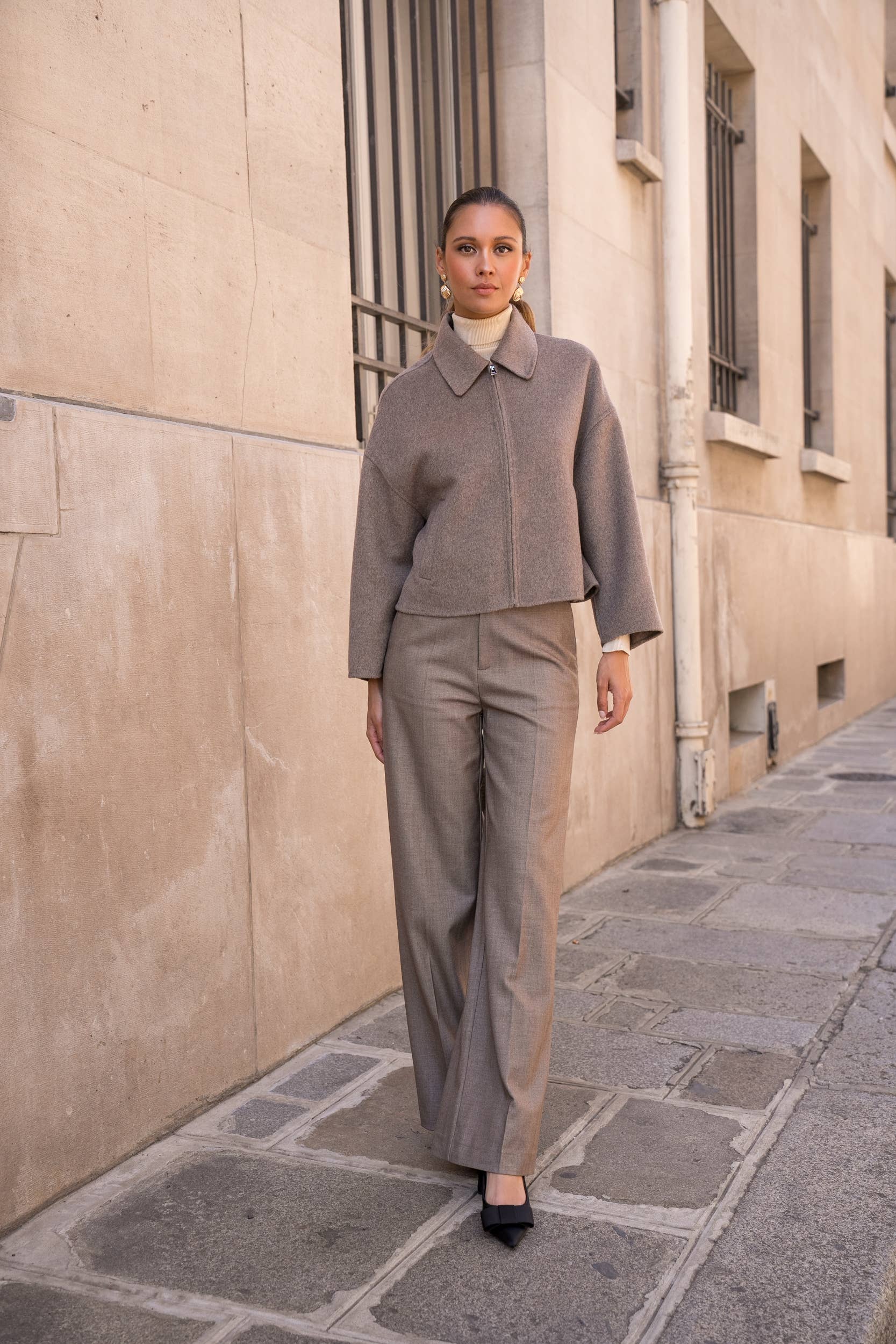 Attentif Paris - Wholesale Coat - Women's - Hand-sewn short coat in blended wool with zip closure41