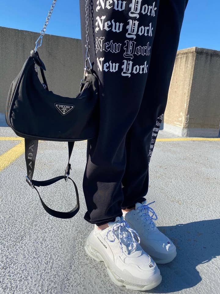 SCHWARZE NEW YORK JOGGINGHOSE für den Großhandel von API THE LABEL