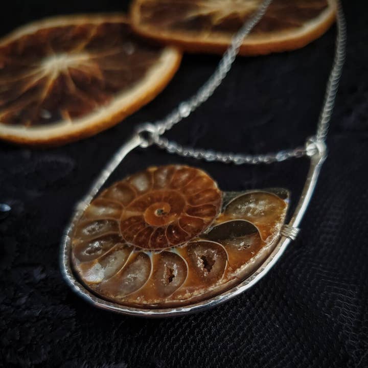 Maxi Cif Designs - Wholesale Pendant/Charm Necklace - Ammonite Cradle Necklace