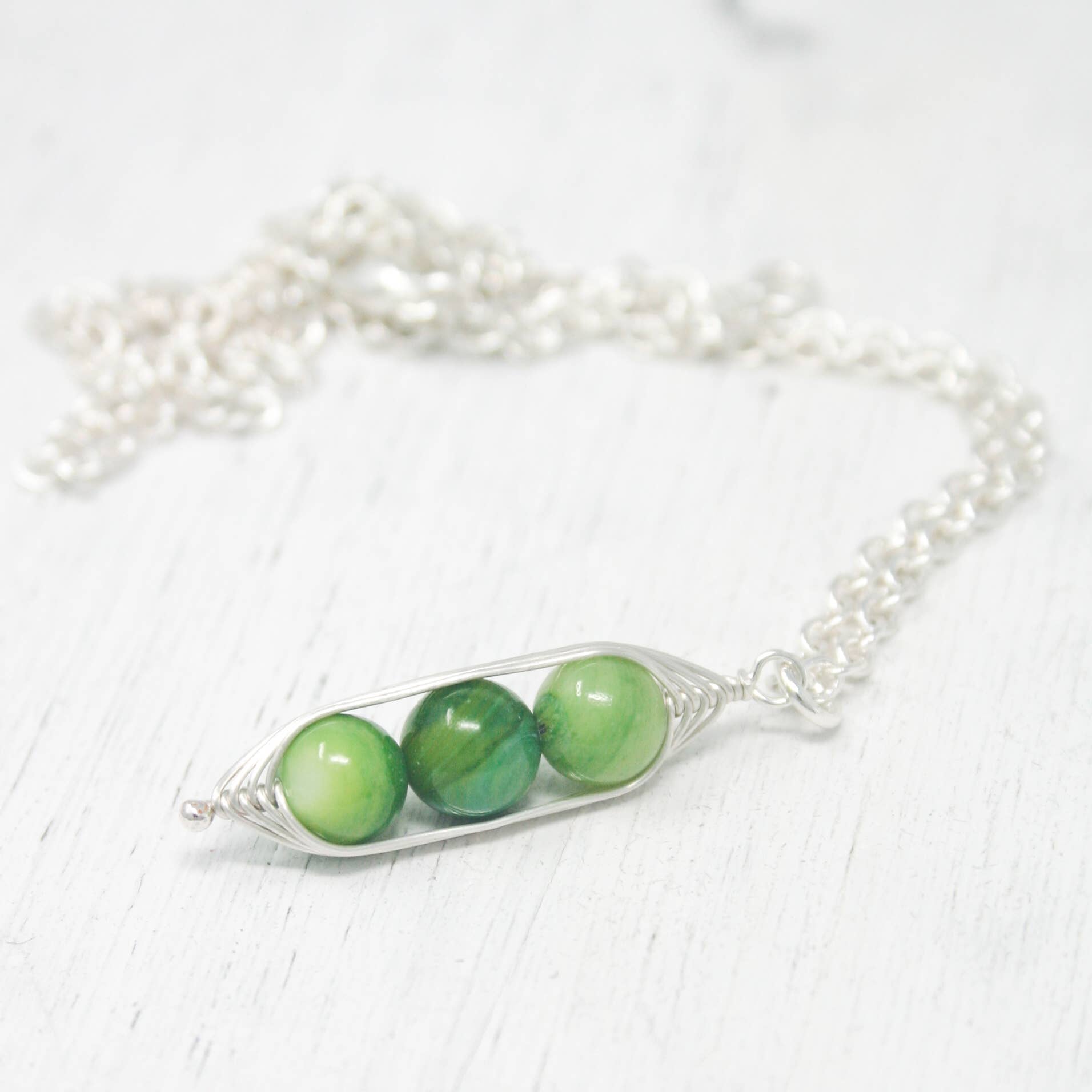 Rising Jewelry – Engroshandel Halskæde med vedhæng – Ærtebælg-halskæde, Grøn, boutique smykker til kvinder1