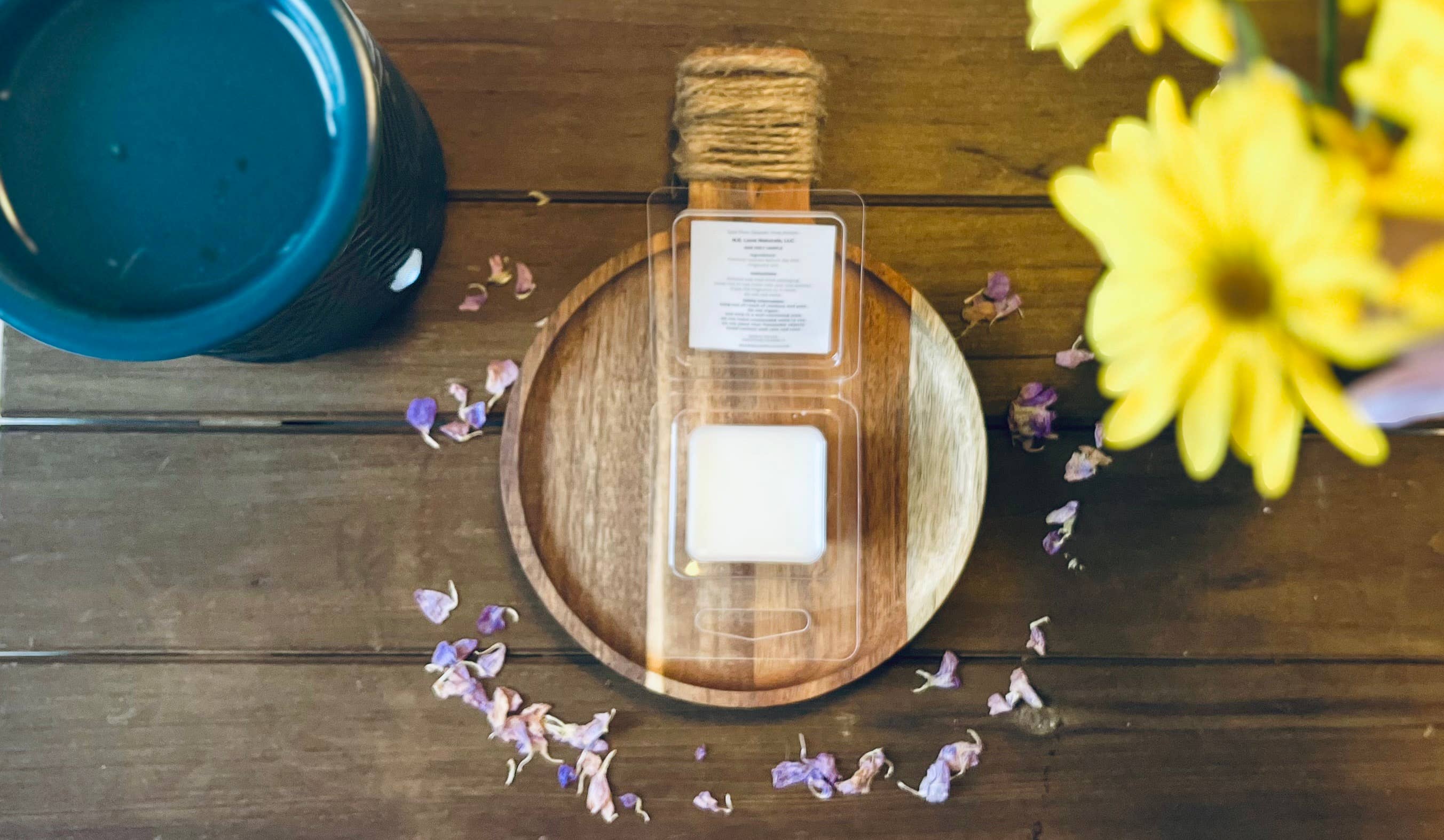 N. E. Love Naturals, LLC - Wholesale Retailer Sample - Home Decor - Citrus+ Sandalwood | Wax Melt Single| Coconut Apricot Soy2