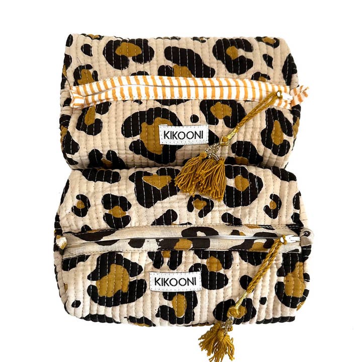 Petite trousse de toilette artisanale « oh Leo » pour la vente par kikooni