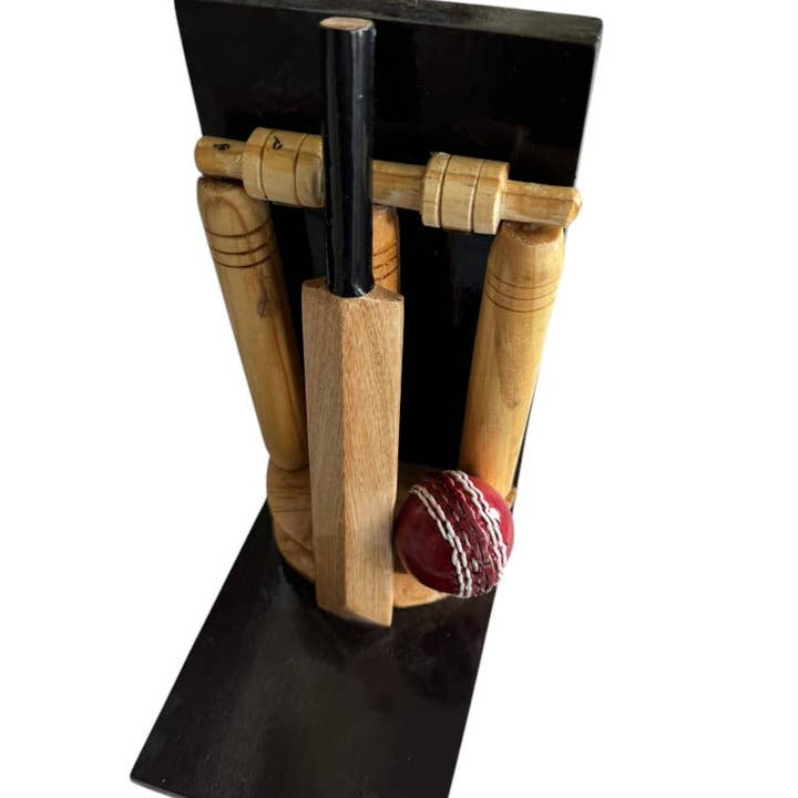 SPORTGIFTZ – wholesale Bookend – CRICKET-GIFTS Cricketing Bookend Single Unit, Wooden, 22cm high, Can also be used as a presentation trophy6