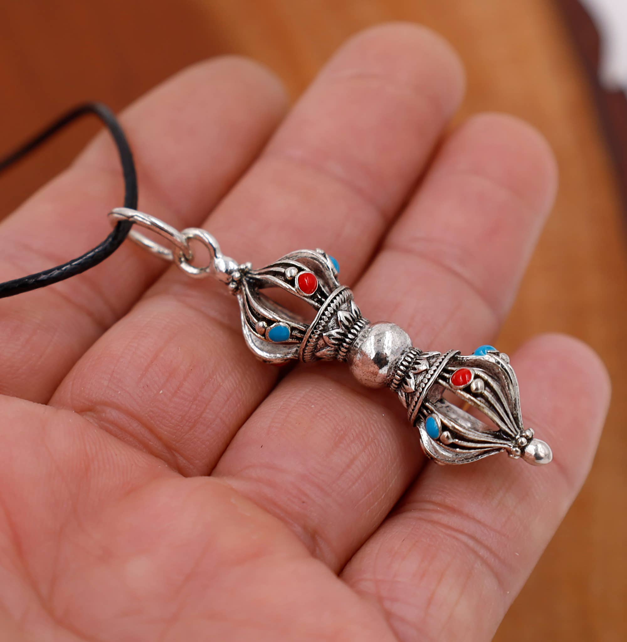 Lungta Imports - Venta al por mayor Collares con colgantes/abalorios - Colgante Dorjee/Dorji/Vajra de plata tibetana0