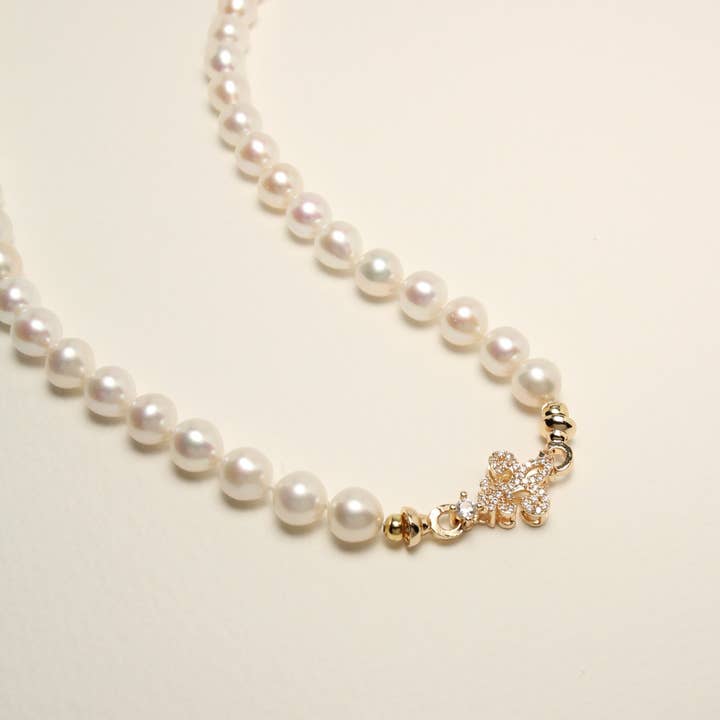 Iris Clasp Pearl Necklace for wholesale by Ninemoo