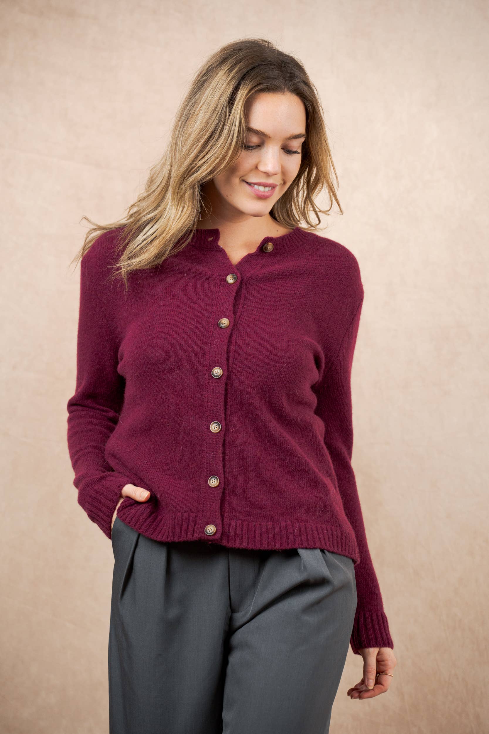 NAÏS PARIS - Wholesale Cardigan - Women's - Crew neck cardigan 100% extra fine merino wool11