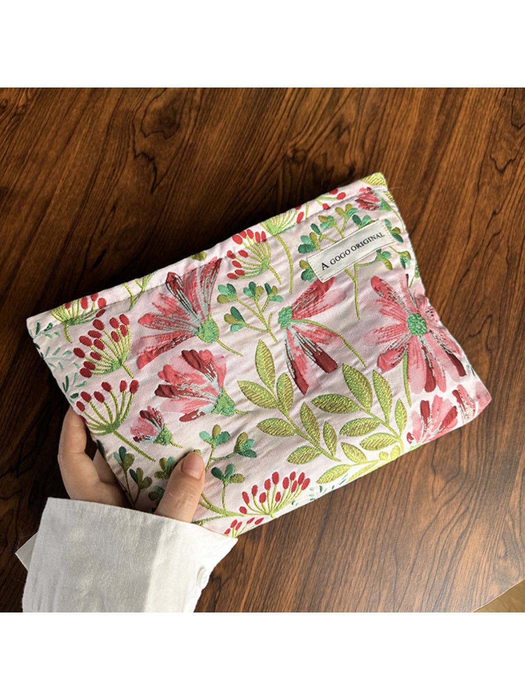 Funkyrel® Atzbranding Limited – wholesale Make-up/cosmetic bag – Cosbai – Retro Floral Embossed Canvas Makeup Bag7