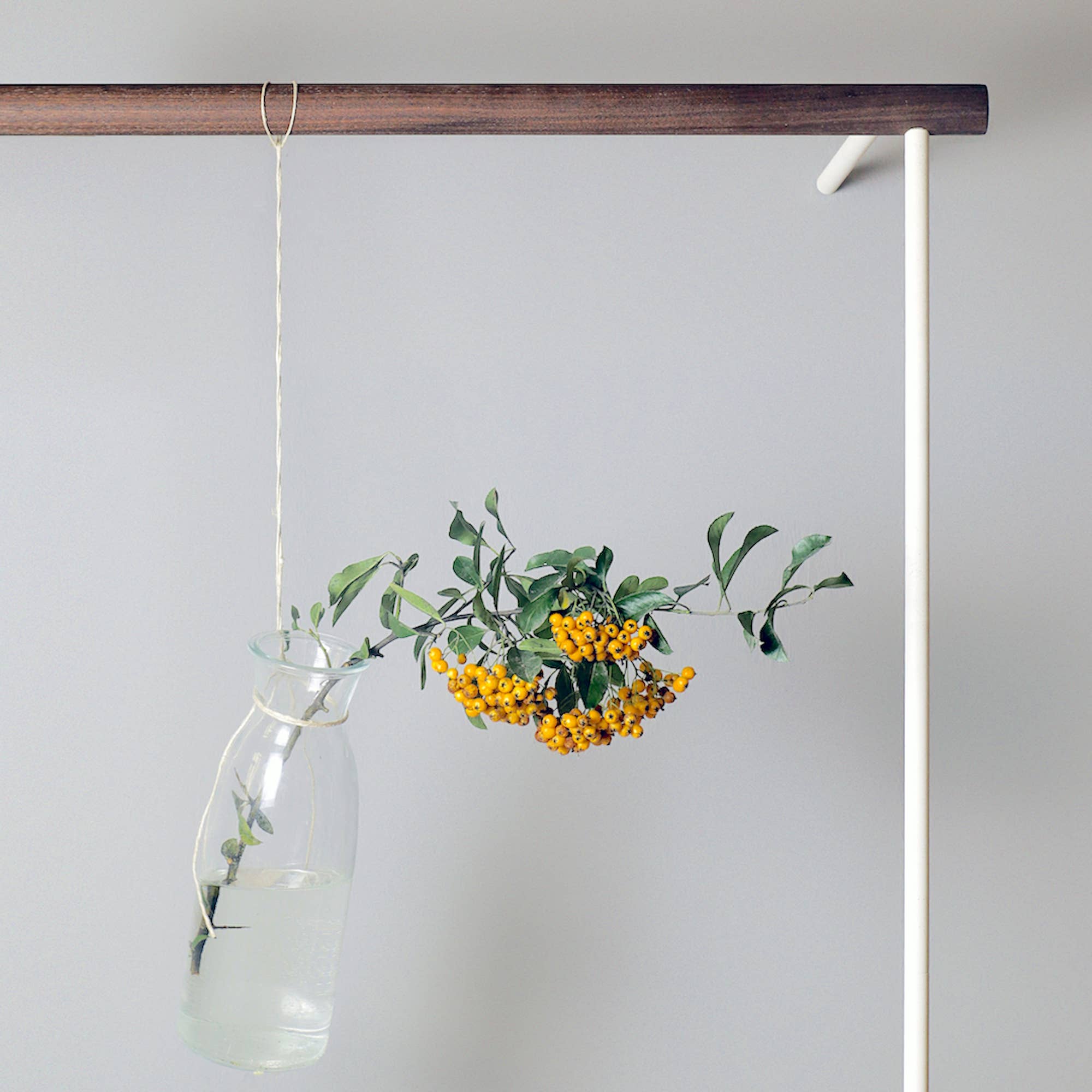 roomsafari - Venta al por mayor Percheros - LITTLE LEANON II perchero inclinado tamaño L3