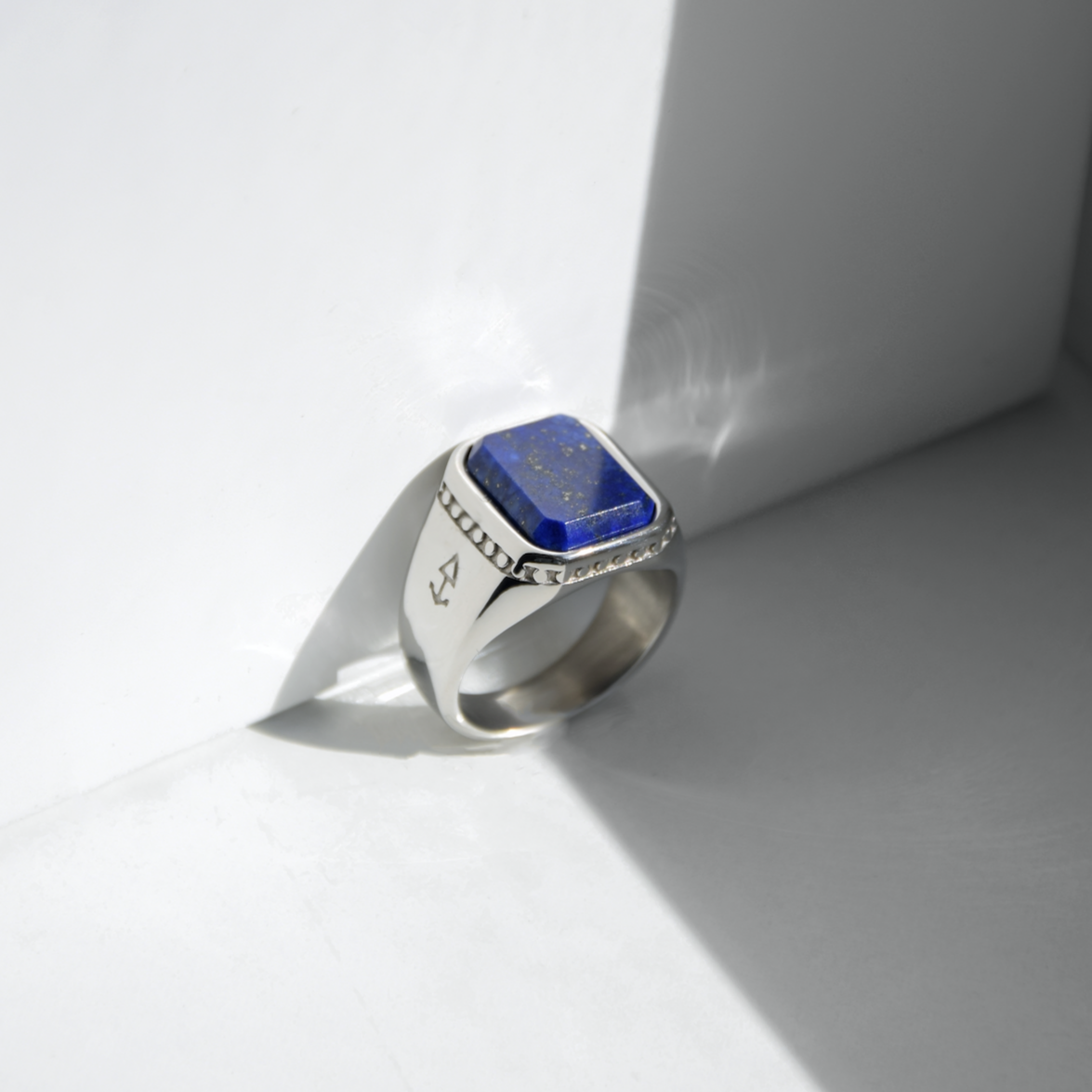 ROCK & STEEL – Großhandel Cocktail-/Statement-Ring – Ring ZEUS mit Lapislazuli2
