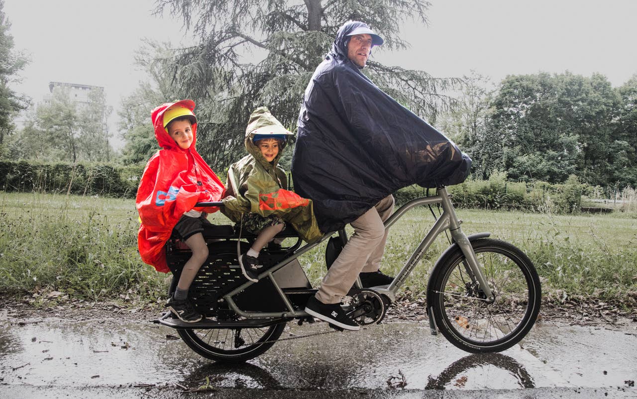Petrolblau/retroreflektierendes Rot FULAP JR Mehrzweck-Fahrradponcho für Kinder, 1—12 Jahre, Blau für den Großhandel auf Faire9