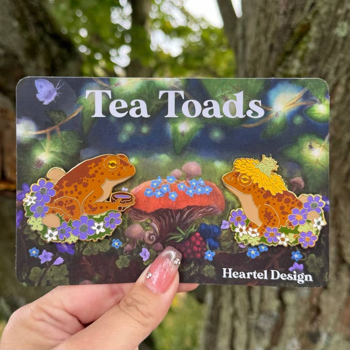Pins de Esmalte Tea Toads - Pins adoráveis de sapos por atacado de Heartel Design
