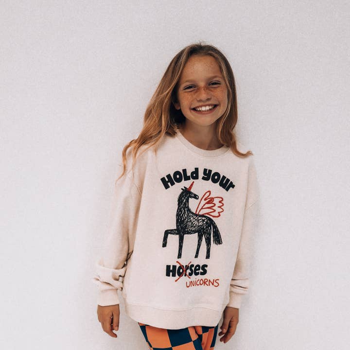 GARDE TES LICORNES | épaule tombante surdimensionnée | ENFANTS pour la vente par Minimalist Folk Co.
