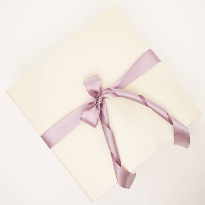 Bake Affair GmbH – wholesale New mom gift box/set – Baby box