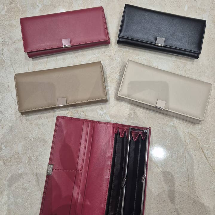 WOMEN'S WALLETS, NEW COLLECTION. for wholesale by MIA LAROUGE