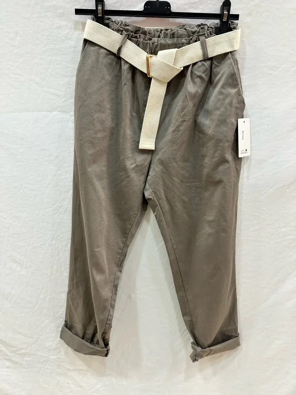 Mimi & Gogo – wholesale Pants – Women's – Carrot pants with belt @25720_PaCarotteCeinture6