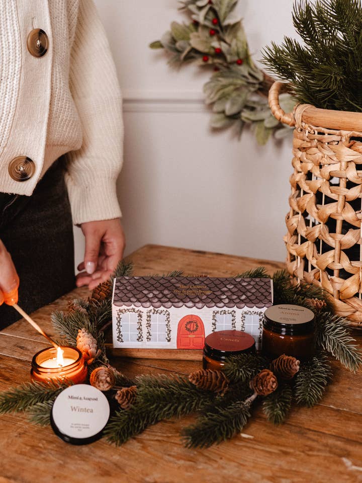 The little Christmas box for wholesale by Mimi & August