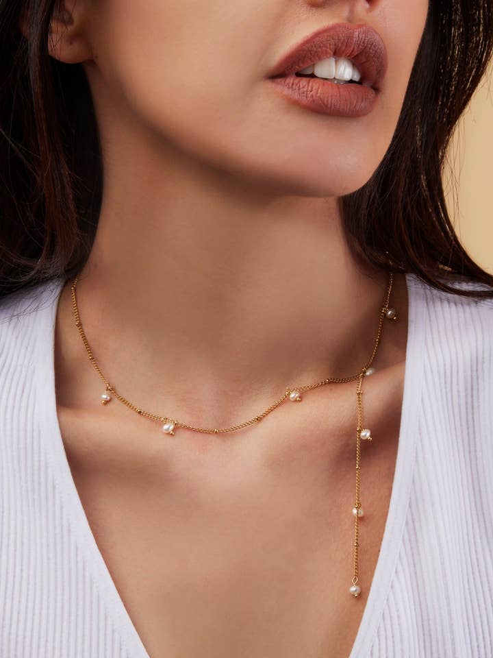 Collier à pompons longs en forme de Y, chaîne de clavicule pour la vente par Pristti Design