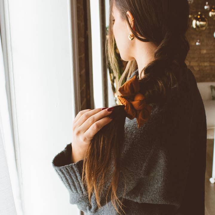 Shop Andi - Wholesale Scrunchie - Women's - Puffer Bow Scrunchie5