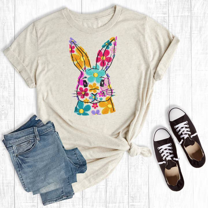 Happy Easter Bunny T-shirt Cream voor wholesale door Rebel Rose