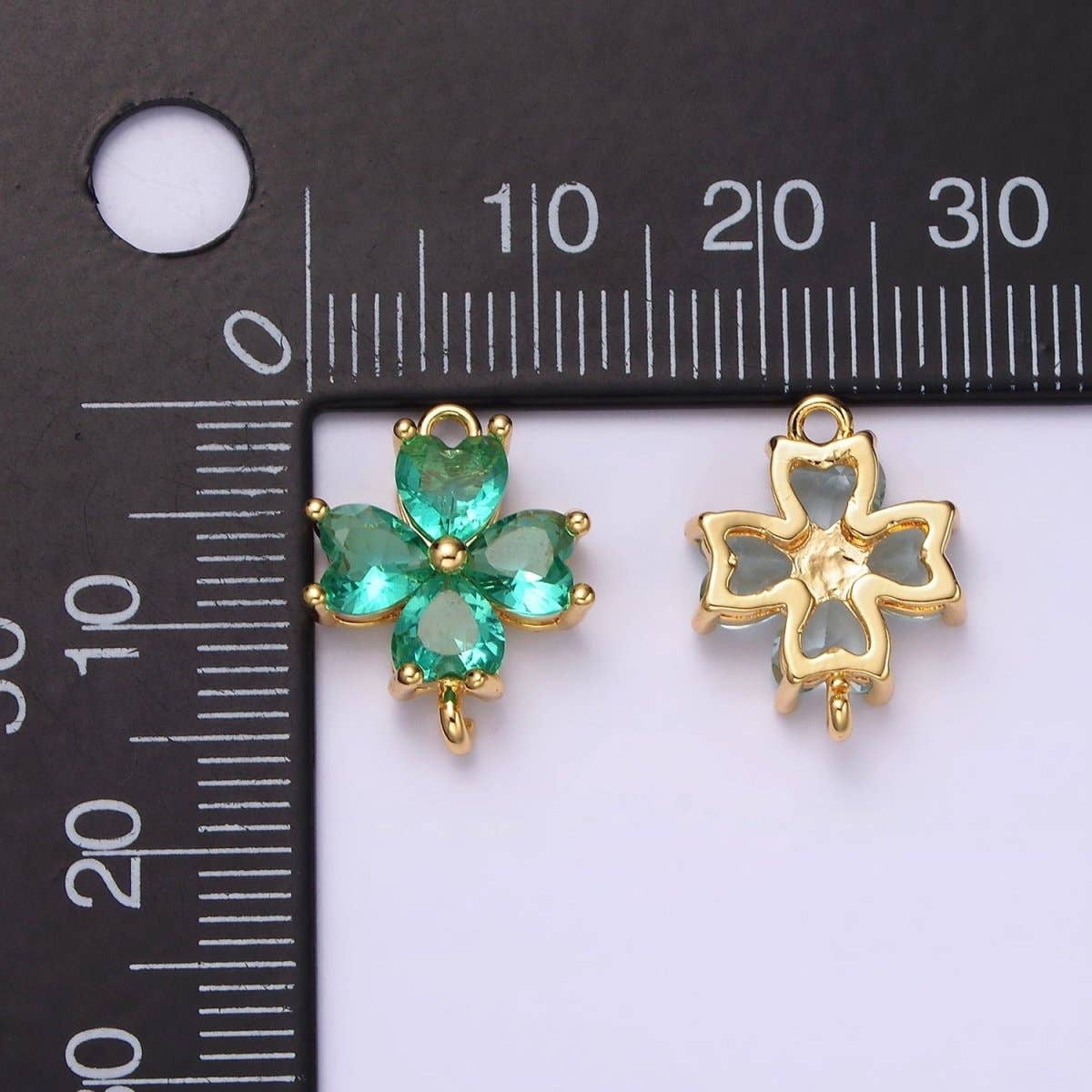 Aim Eternal - Venta al por mayor Abalorios/colgantes individuales - Conector de Flor de Pétalo de Corazón con Circonitas en Azul Bebé, Verde Azulado, Azul, Menta, Verde, Azul Oscuro, Fucsia Relleno de Oro de 14K en Oro y Plata | G-203 - G-21615