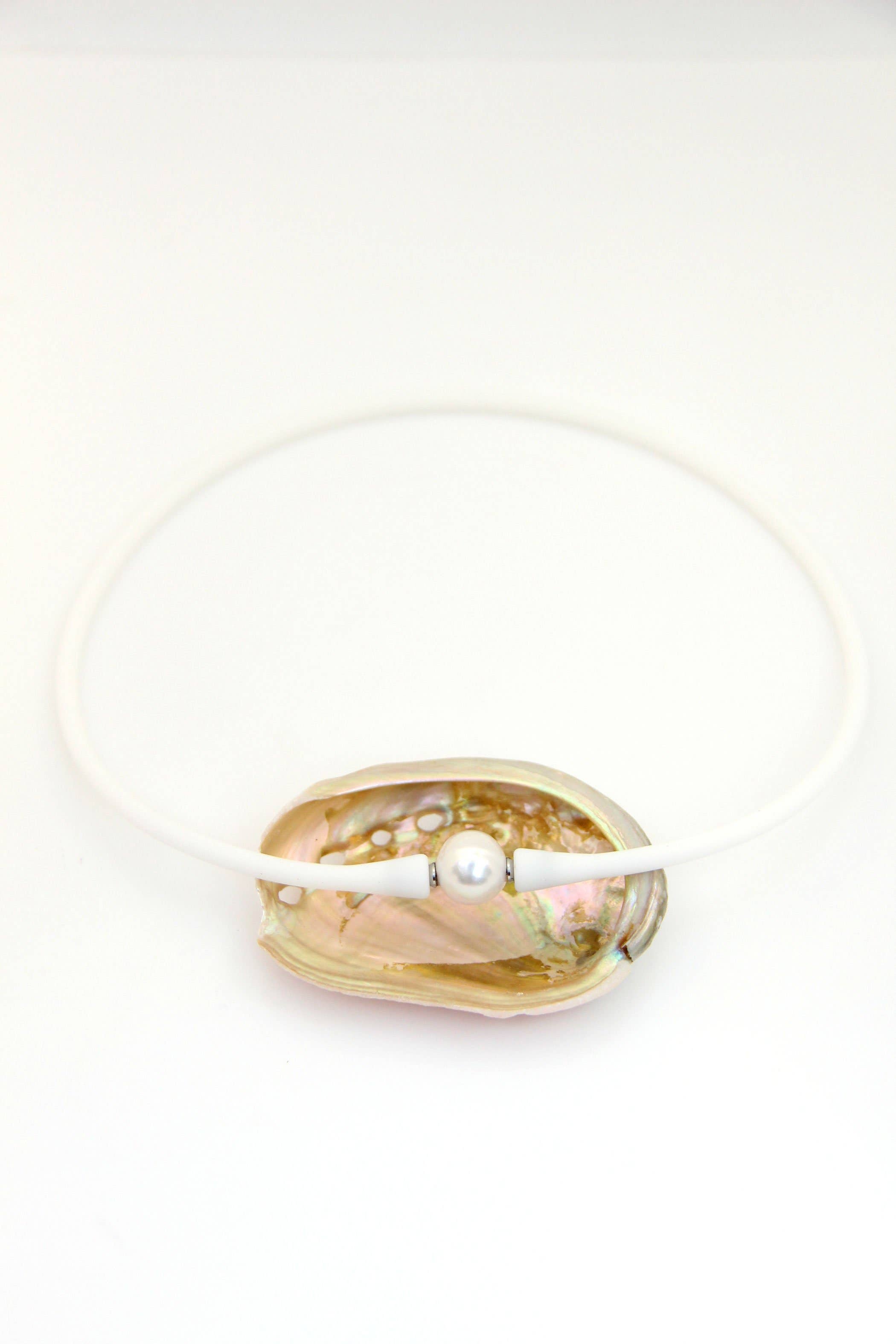 Woman Shops World – wholesale Beaded/pearl necklace – Janis The Pearl Silicone + Pearl Necklaces, Waterproof15