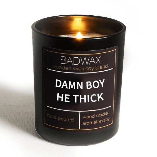 BADWAX® – Engroshandel Glaslys – Damn Boy He Thick - Woodwick Candle0