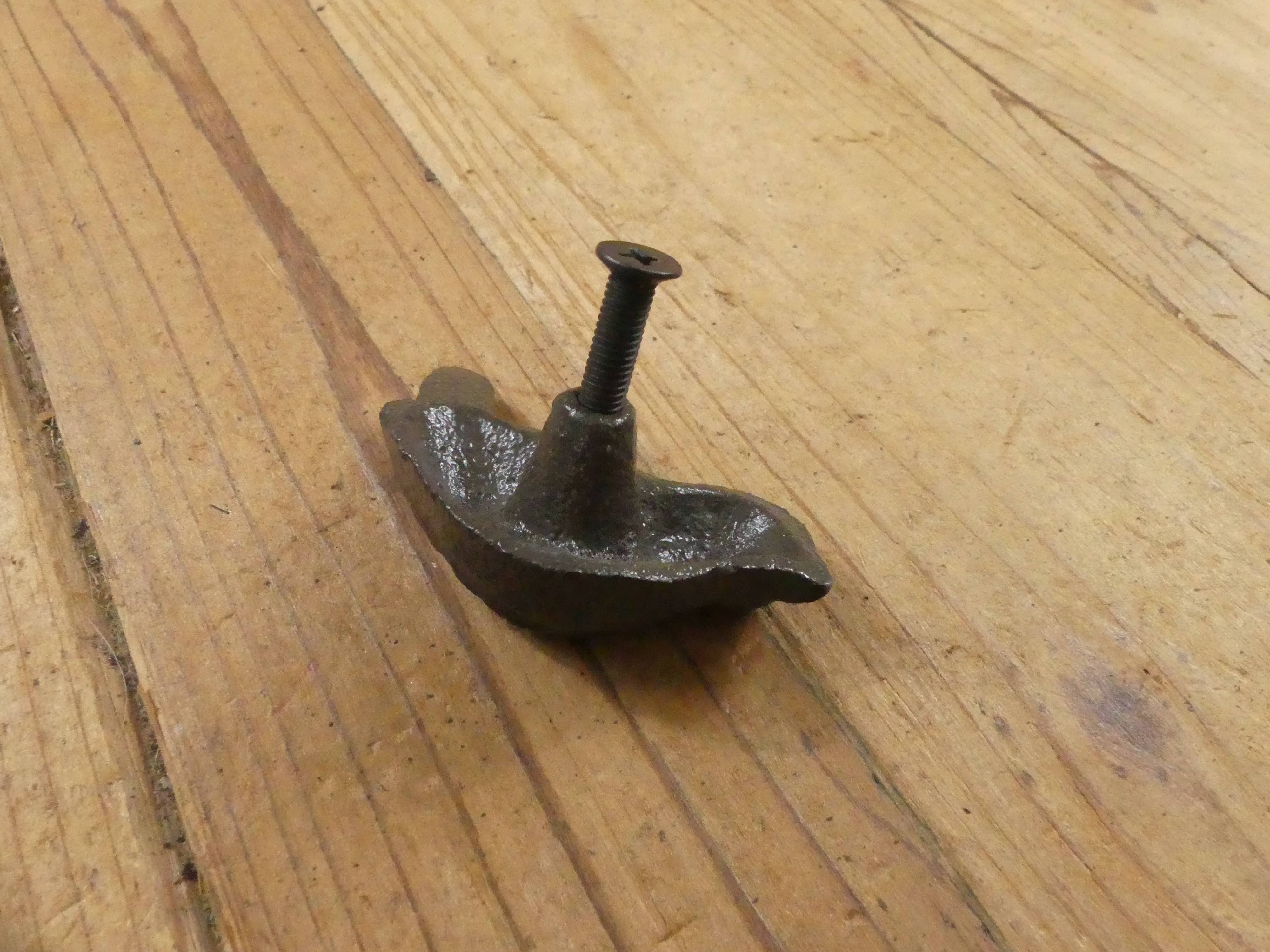 Midwest Craft House - Wholesale Knob/Pull - CAST IRON BIRD DRAWER PULLS WITH MOUNTING SCREW2