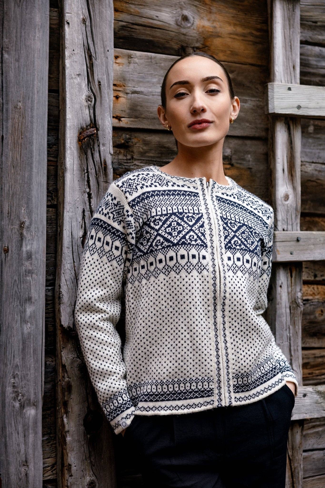 Susan Fosse AS - Wholesale Cardigan - Women's - Nordnes Women's Cardigan4