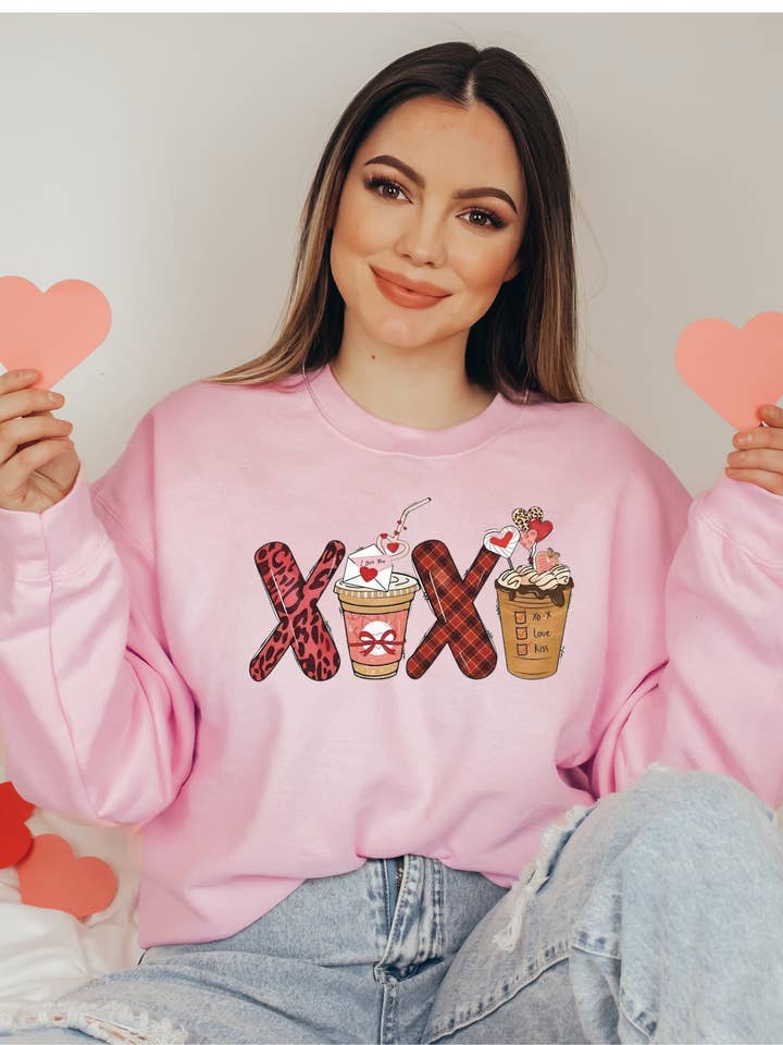 XOXO hugs&kiss valentine 's day Crewneck for wholesale by Pink pretty designs