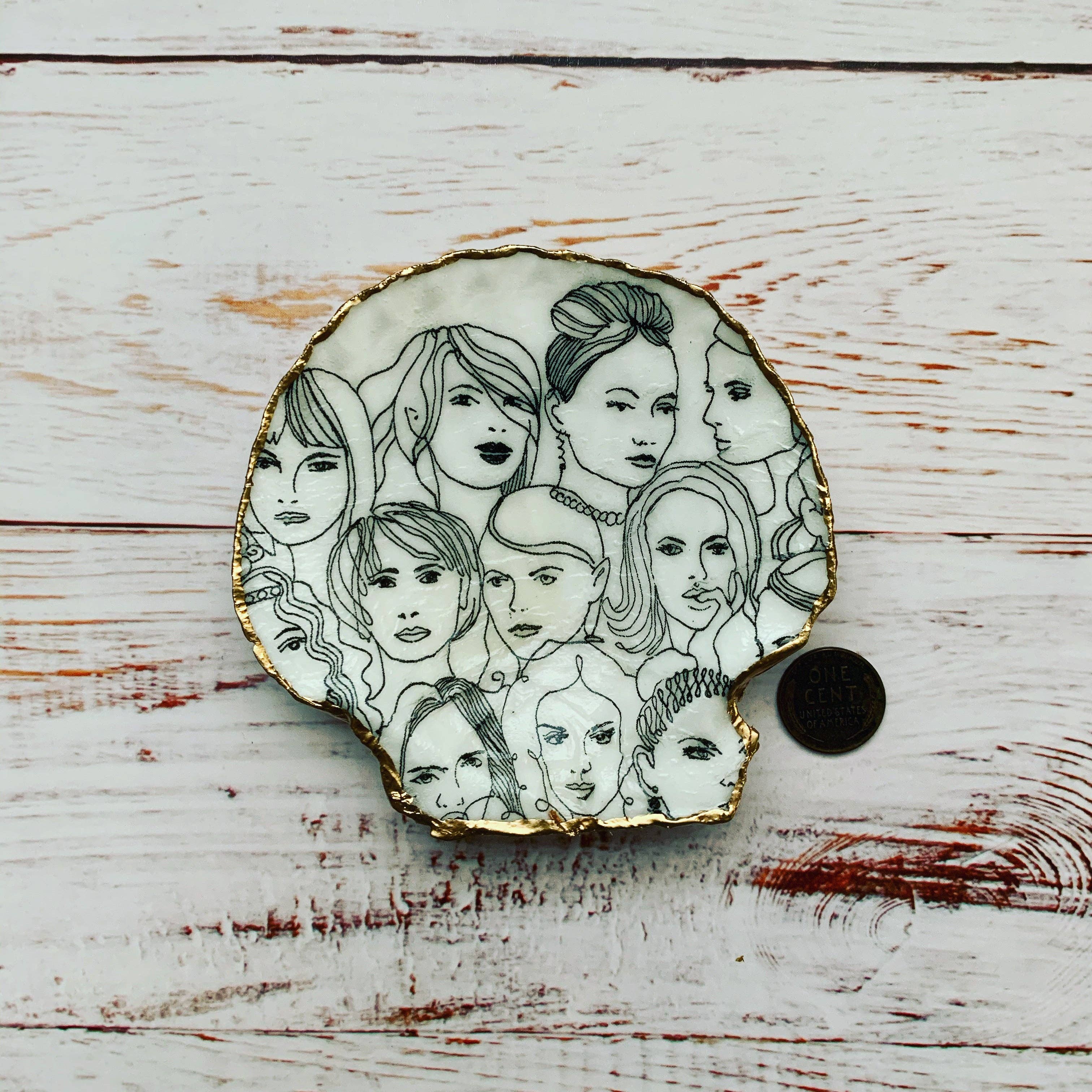 Serenity Shells - Vente Assiettes/plats/bols de décoration - « Nous sommes... » Coques Serenity