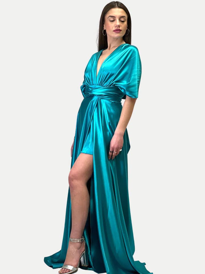 Robe en satin effet soie à encolure plongeante pour la vente par Joana