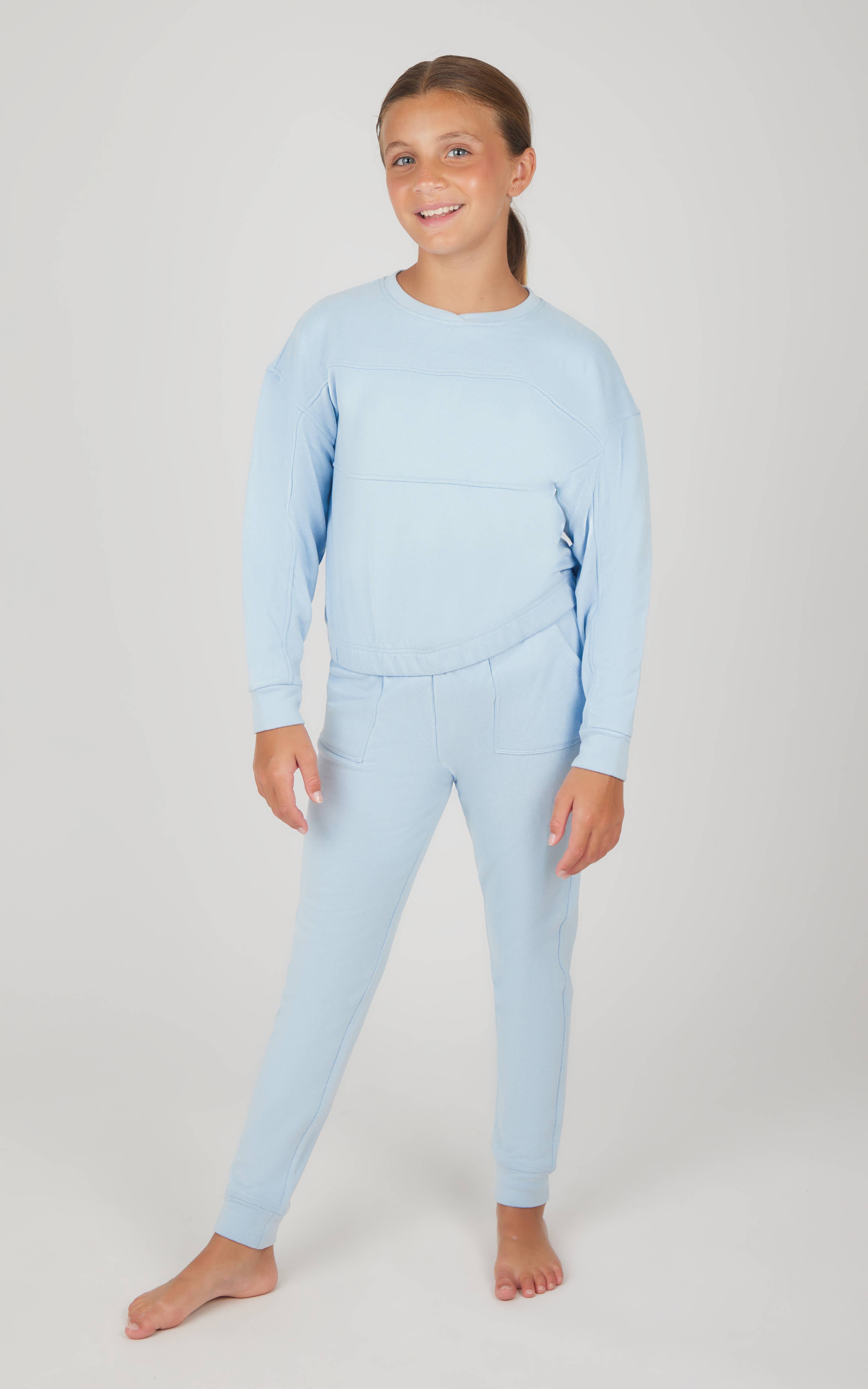 90 Degree by Reflex & Yogalicious – Großhandel Loungewear-Set – Kinder – Mädchen-Melange-Set mit Langarmshirt und Jogginghose6