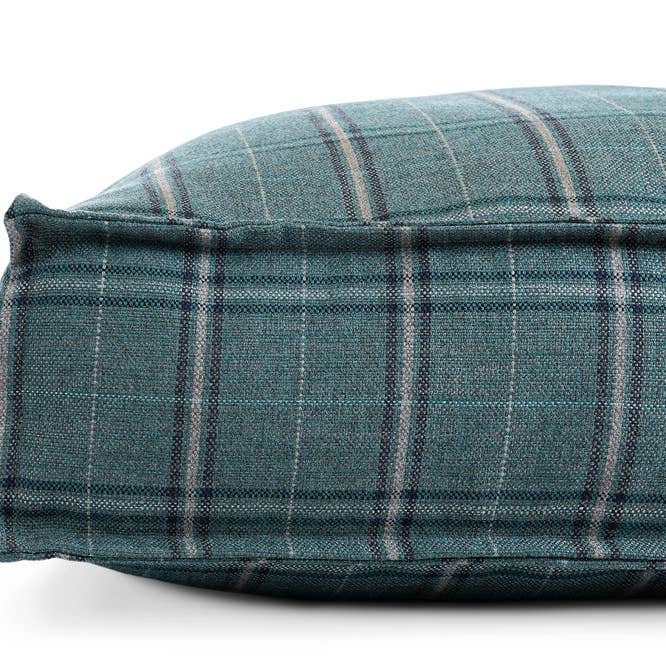 Chaise longue pour animaux de compagnie en forme de paon pour la vente par The Houndry