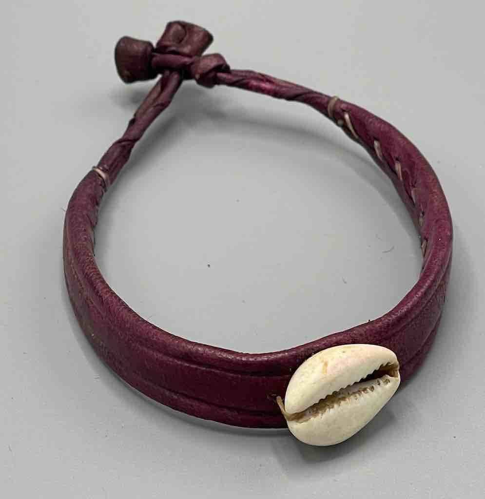 The Niger Bend - Wholesale Bangle Bracelet - Single Cowrie Shell Solid Color Leather Clasp Bracelet - Mali5